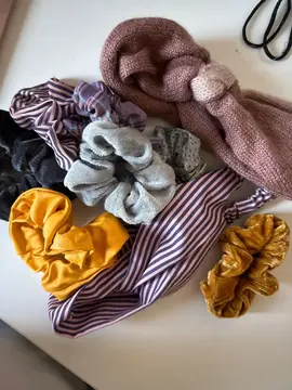 lot de chouchous et accessoires cheveux