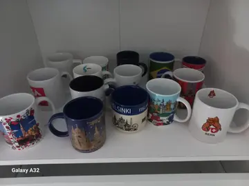 Mugs, tasses