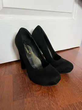 Chaussures à talon noir