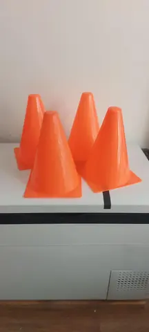 Petits cônes plastiques
