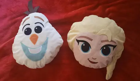 coussins Elsa et Olaf