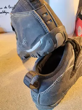 chaussures de V.T.T. avec cales SHIMANO taille 46