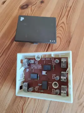 Répartiteur 4 directions pour câble coaxial (TV)