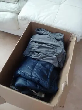 cartons de vêtements 38-S-M