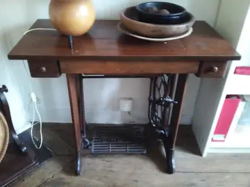 table machine a coudre a pedale
