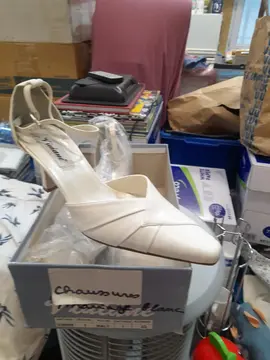 1 paire de chaussures pointure 40