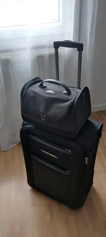 ensemble de voyage valise et vanity
