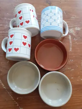 mugs et ramequins