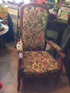 Fauteuil Voltaire et Plcard mural de cuisine