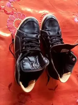 baskets noir P38