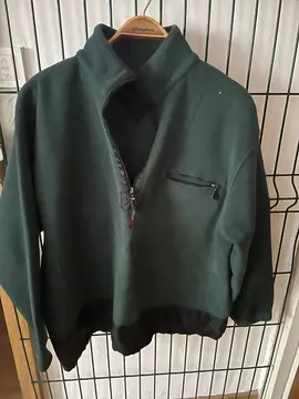 sweat-shirt