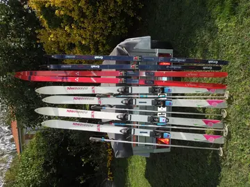 skis de fond et skis de piste