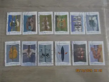 12 timbres oblitérés "Reflets d'animaux"