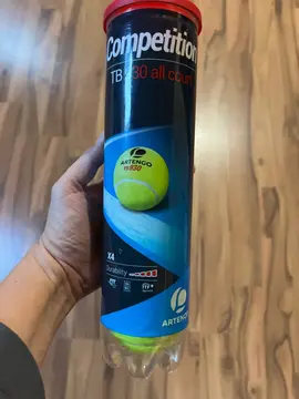 lot de 4 balles de tennis neuves