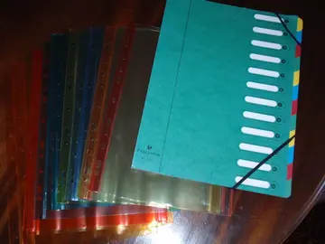 Classeur trieur, intercalaires et carnet quittances loyer