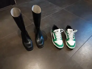 Baskets Puma & bottes de pluie 37
