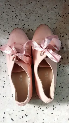 Chaussures à mini talons taille 40