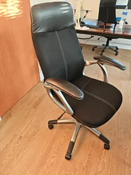 Fauteuil de bureau à réparer