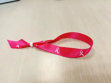 bracelet octobre rose