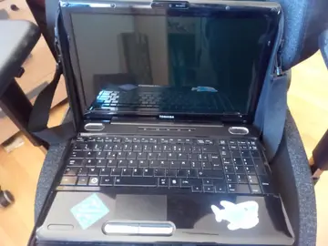 Ordinateur portable Toshiba Satellite L500