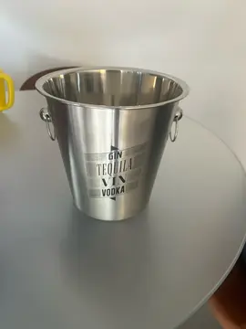 seau à bouteille + cave à saucisson + pichet