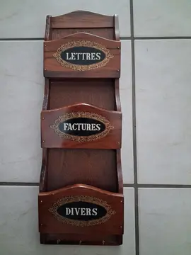 range lettres en bois