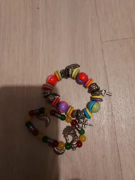 2 bracelets fantaisies