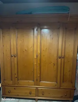 Armoire en pin A demonter sur place 2,03 x 175 de large A prendre rapidement avant emmaus