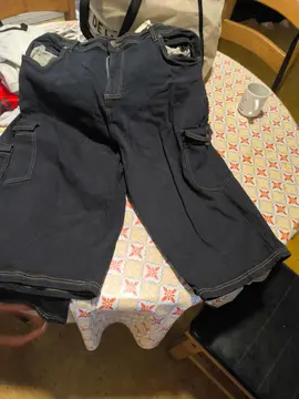 deux pantacourt en jean taille double xl