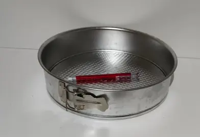 Moule à gâteau détachable.