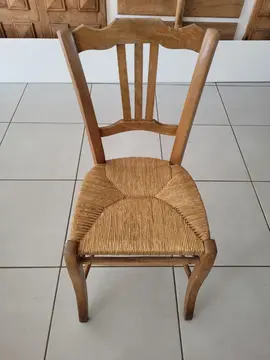 chaise en bois et paille