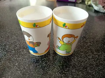 2 verres plastique T'choupi