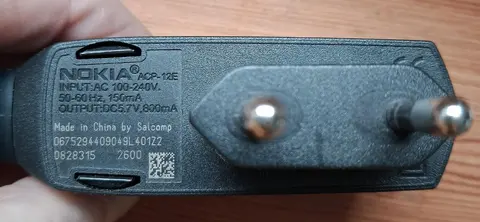 Chargeur Nokia ACP-12E