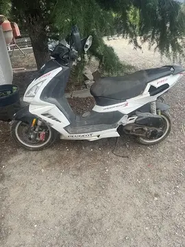 scooter (pour pièces)