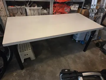 3 tables avec pieds démontables