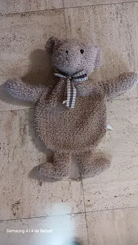 Ours peluche marron claire avec fermeture éclaire au dos pour y mettre le pyjama