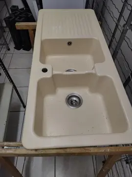 Évier de cuisine beige double vasque