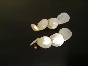Boucles d'oreilles coquillage blanc brillant