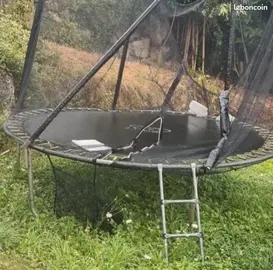 Trampoline