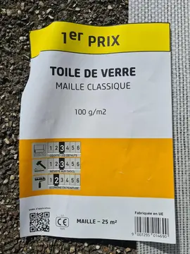 rouleau de toile de verre légèrement entamé