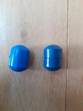 deux petits œufs avec surprise