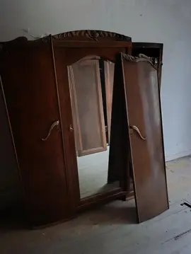 armoire L 1,67 h 1,85 l 48