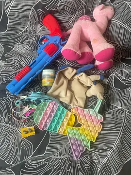 lot de jouets et accessoires