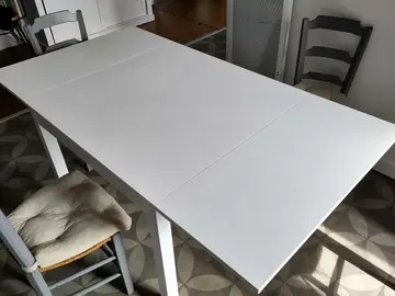 Table IKea avec rallonges intégrées