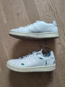Baskets Adidas usagées, taille 49