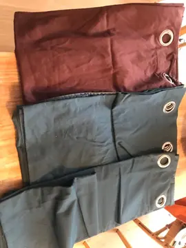 Trois rideaux occultants Ikea Mereke
