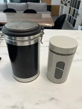 2 pots/ boites