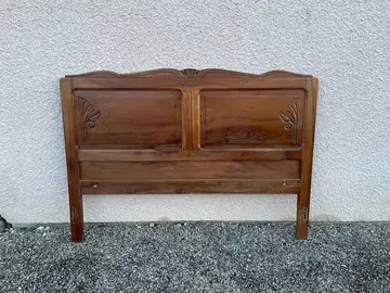 Lit et armoire