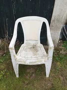 chaise de jardin (à nettoyer)