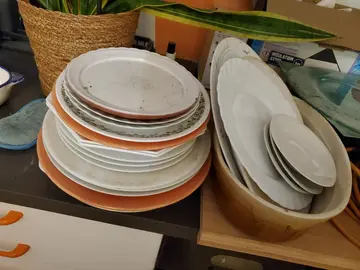 lot assiettes dépareillés et platss